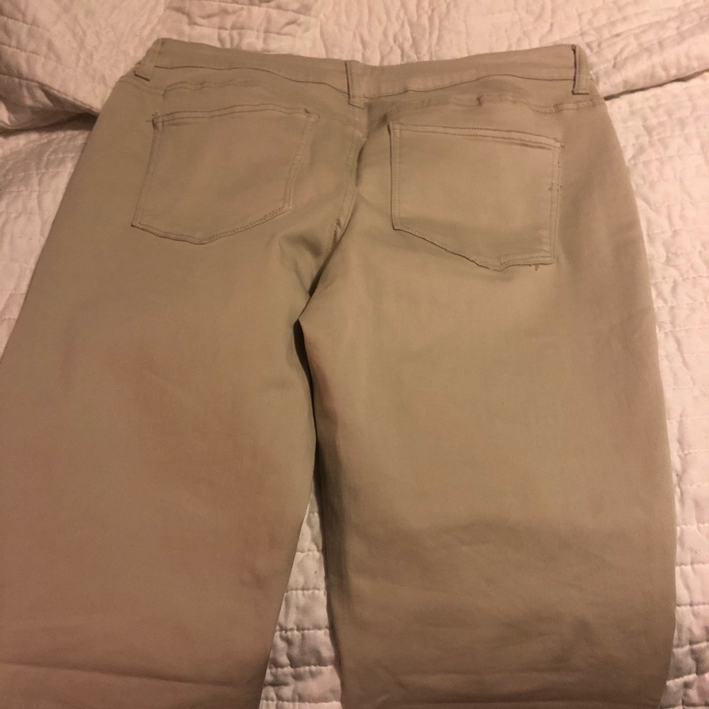 Pants/slacks - Picture 3 of 4